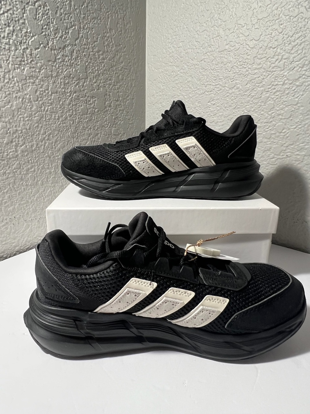 Adidas Astrastar men’s running shoes sneakers black size 7 JP5938 cloudfoam NWT